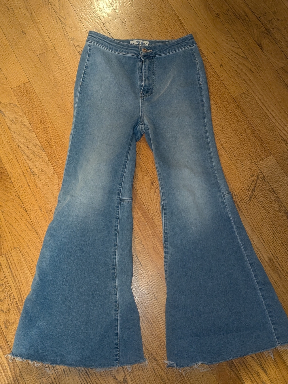 Free People WE THE FREE 26 JUST FLOAT ON Light Blue Flare Jeans with Raw Hem